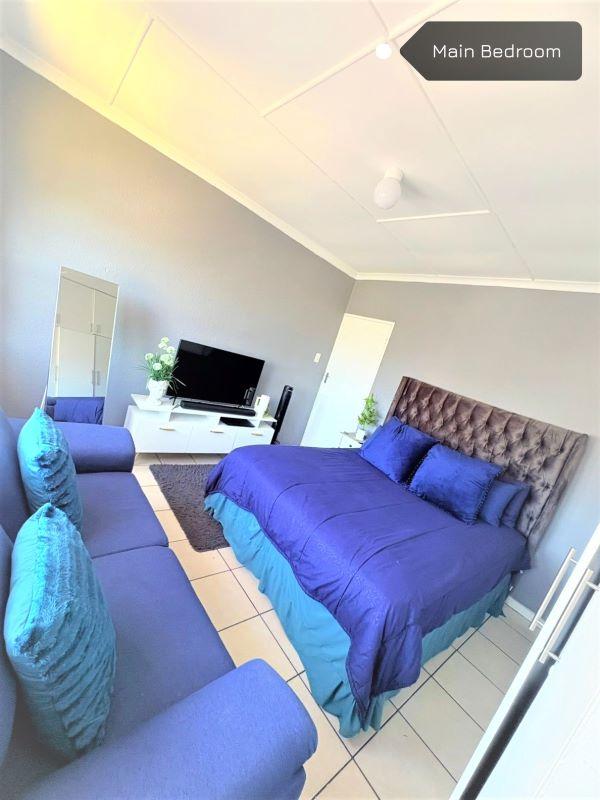 2 Bedroom Property for Sale in Grassy Park Western Cape